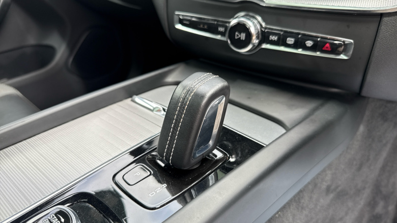 Volvo Xc60 2.0 B5P R DESIGN 5dr AWD Geartronic Petrol Estate